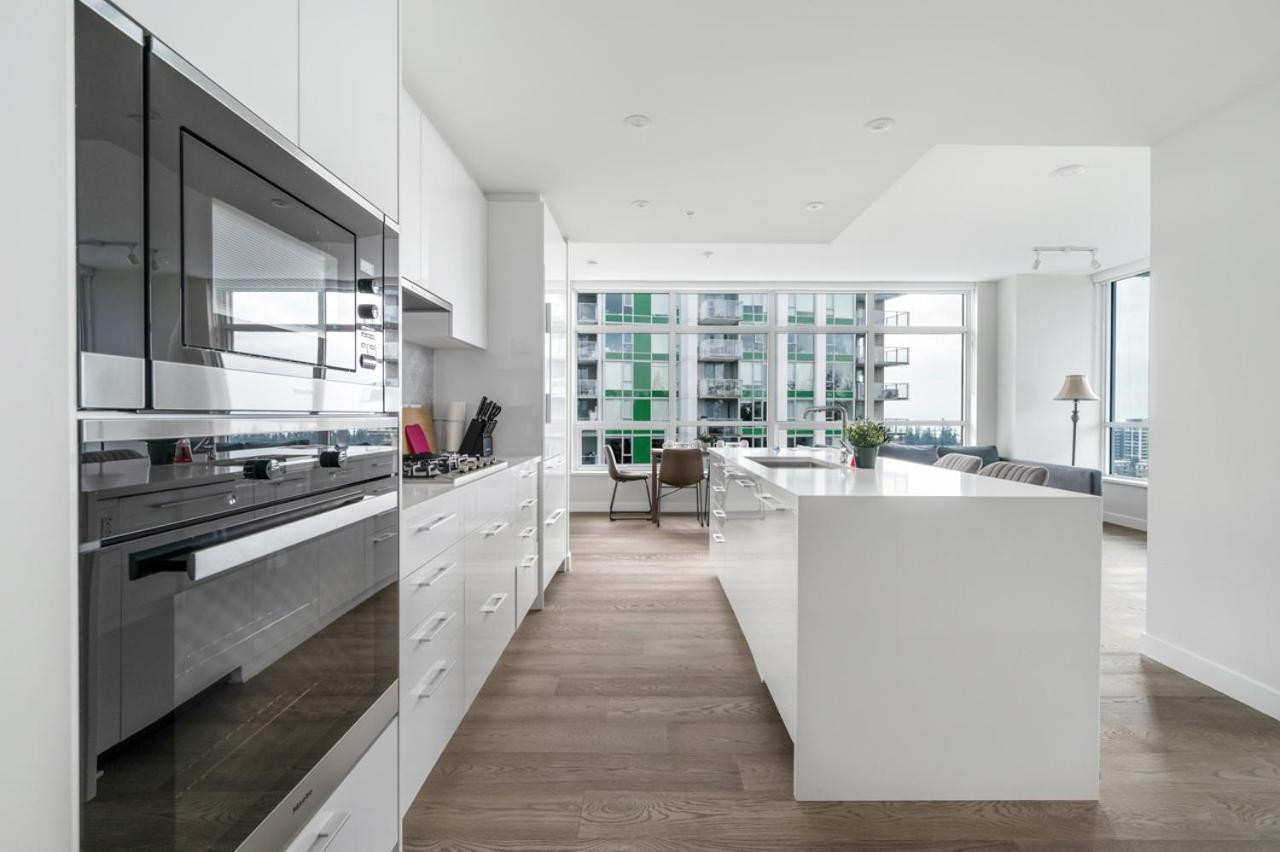 Urban Oasis: Stylish Apartment Retreat At Ubc Vancouver Exterior foto
